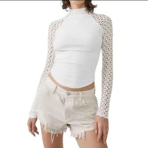 Like New Free People Celemte Cream White Lace Sleeve Top Size Small